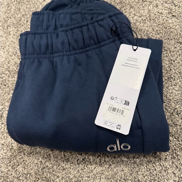 ALO Yoga Pants - ALO Navy Accolade Joggers